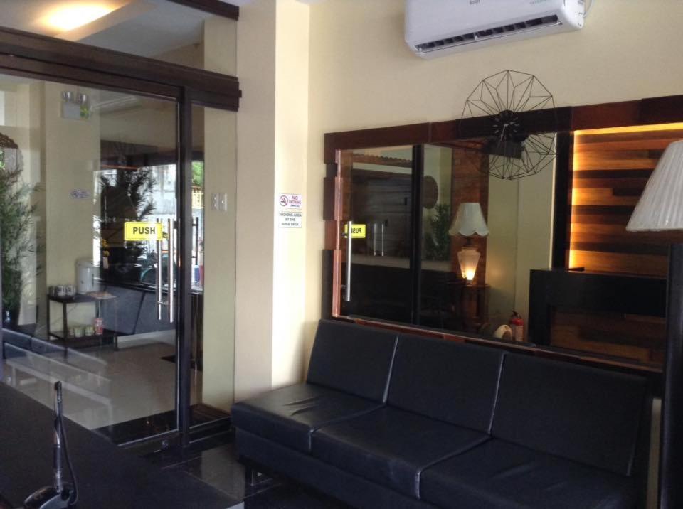East Square Inn Bacolod Kültér fotó