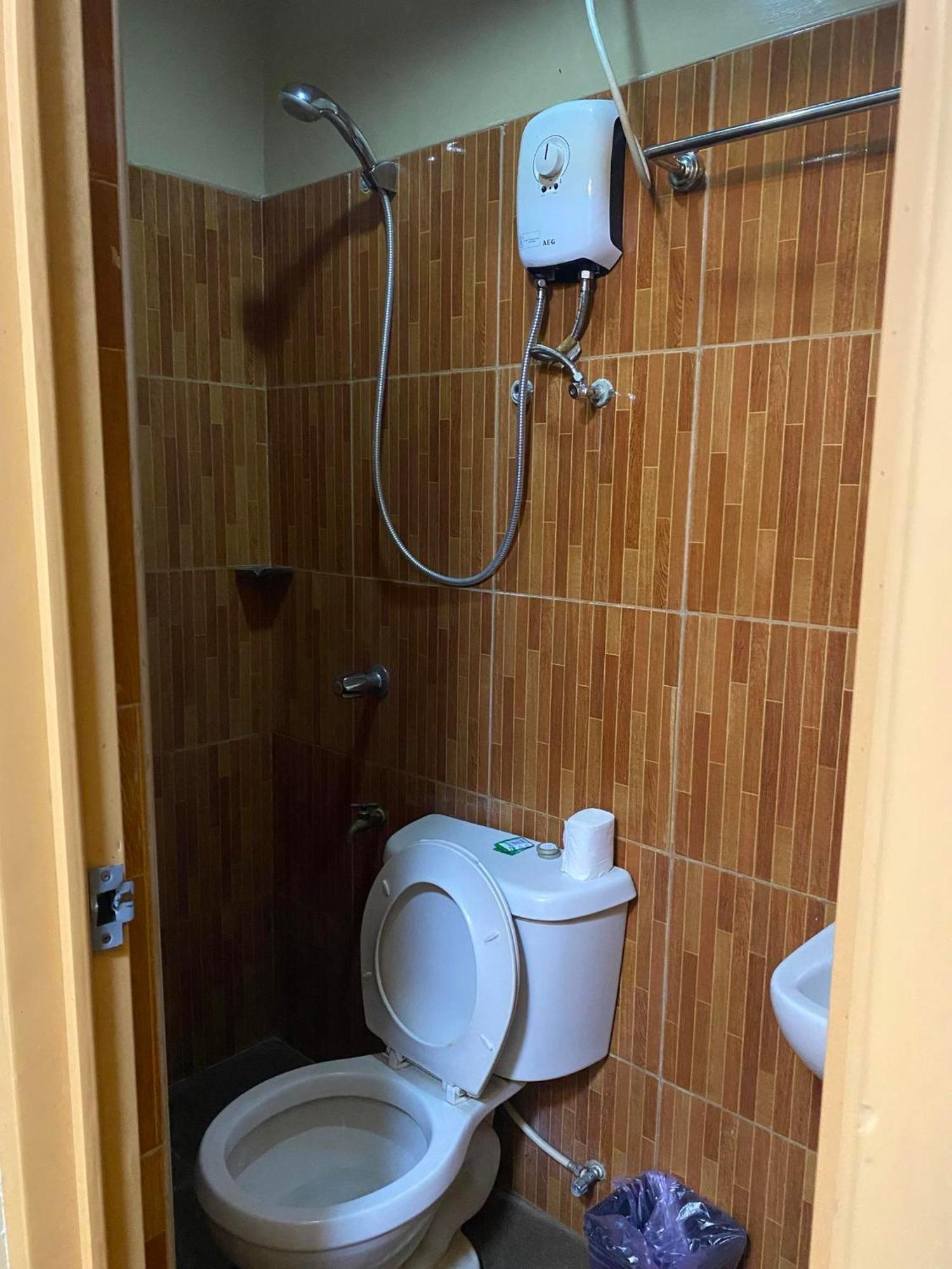 East Square Inn Bacolod Kültér fotó